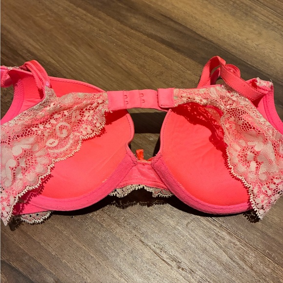 Victoria's Secret Bra Bundle - Pink, Yellow, Burgundy, Navy B32/B34 - Picture 9 of 16